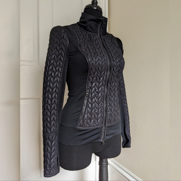 Zella Black Zip Textured Jacket - Picture 2 of 7